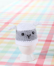 Load image into Gallery viewer, King Cole Springtime Crochet Book 1 - Spring & Easter Decorations