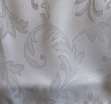 Load image into Gallery viewer, Christmas Metallic Jacquard Table Runners