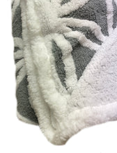 Load image into Gallery viewer, Velosso Tufted Soft & Cosy Sherpa Fleece Orbit Throw 150cm x 200cm (4 Colours)