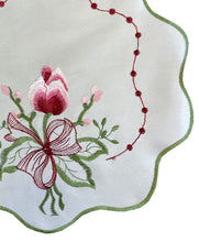 Load image into Gallery viewer, Pack of 6 Embroidered Tulip & Scallop Edge Doilies (2 Sizes)