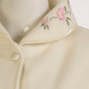 https://images.esellerpro.com/2278/I/120/550/BJ44601-slenderella-ladies-womens-floral-embroidery-bed-jacket-vanilla-cream-close-up-2.jpg