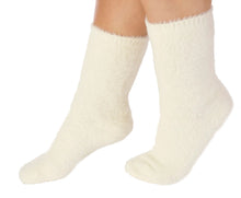 Load image into Gallery viewer, https://images.esellerpro.com/2278/I/226/511/BS184-slenderella-ladies-fluffy-bed-socks-cream.jpg