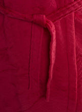Load image into Gallery viewer, https://images.esellerpro.com/2278/I/935/18/HC05307-slenderella-ladies-shaved-wave-robe-raspberry-close-up-2.jpg