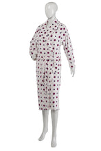 Load image into Gallery viewer, https://images.esellerpro.com/2278/I/933/62/HC06312-star-print-robe-white.jpg