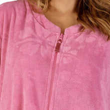Load image into Gallery viewer, https://images.esellerpro.com/2278/I/177/211/HC3306-slenderella-ladies-womens-floral-embossed-zip-robe-pink-close-up-1.jpg