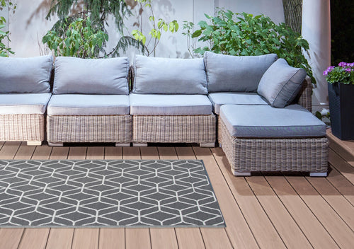 Garden Outdoor Reversible Rug With Geometric Print (121cm x 180cm)