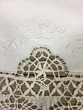 Load image into Gallery viewer, Vintage Cluny Lace Oval Traycloth - 12" x 18" (2 Colours)