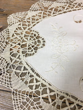 Load image into Gallery viewer, Vintage Cluny Lace Oval Traycloth - 12" x 18" (2 Colours)