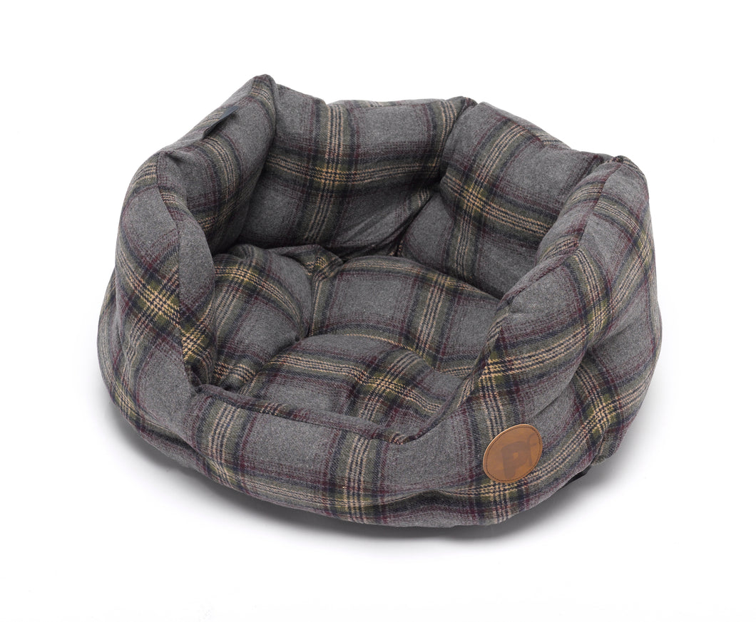 Petface Grey Tweed Oval Bed with Sherpa Fleece Cushion (Various Sizes)