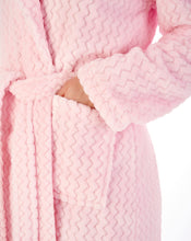 Load image into Gallery viewer, https://images.esellerpro.com/2278/I/223/311/HC02318-slenderella-ladies-zig-zag-wrap-robe-pink-3.jpg