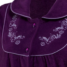Load image into Gallery viewer, https://images.esellerpro.com/2278/I/164/991/HC2326-slenderella-ladies-boucle-fleece-button-dressing-gown-plum-close-up-1.jpg