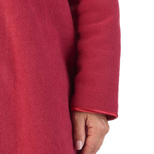 https://images.esellerpro.com/2278/I/165/086/HC2327-slenderella-ladies-zip-up-boucle-fleece-dressing-gown-raspberry-close-up-2.jpg