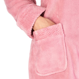 https://images.esellerpro.com/2278/I/182/469/HC4301-slenderella-ladies-button-up-robe-dressing-gown-house-coat-pink-close-up-2.jpg