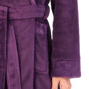 https://images.esellerpro.com/2278/I/182/714/HC4302-slenderella-ladies-shawl-collar-robe-dressing-gown-house-coat-plum-close-up-2.jpg