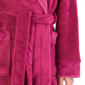 https://images.esellerpro.com/2278/I/182/714/HC4302-slenderella-ladies-shawl-collar-robe-dressing-gown-house-coat-raspberry-close-up-2.jpg