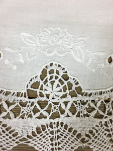 https://images.esellerpro.com/2278/I/189/150/cluny-lace-oval-traycloth-doily-white-close-up-2.JPG
