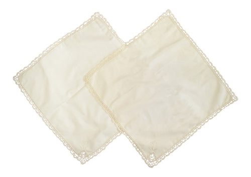 http://images.esellerpro.com/2278/I/207/561/cluny-scallop-lace-napkins-1.jpg