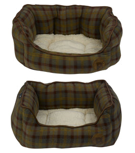 https://images.esellerpro.com/2278/I/965/11/country-check-petface-checked-bed-oval-square-group-image.jpg