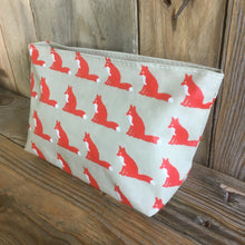 Load image into Gallery viewer, http://images.esellerpro.com/2278/I/191/143/fox-small-zipped-bag-pouch-close-up-2.jpg