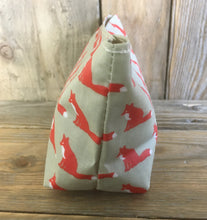 Load image into Gallery viewer, http://images.esellerpro.com/2278/I/191/143/fox-small-zipped-bag-pouch-close-up-3.jpg
