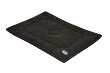 Load image into Gallery viewer, https://images.esellerpro.com/2278/I/175/702/gor-pets-essence-crate-mat-black.jpg