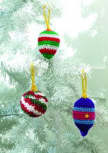 Load image into Gallery viewer, https://images.esellerpro.com/2278/I/119/105/king-cole-christmas-crochet-book-1-image-9.jpg