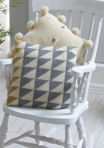 https://images.esellerpro.com/2278/I/170/766/king-cole-home-knits-knitting-pattern-book-4.jpg