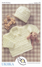 Load image into Gallery viewer, https://images.esellerpro.com/2278/I/786/49/ukhka-51-baby-double-knitting-dk-pattern-cardgian-hat.jpg